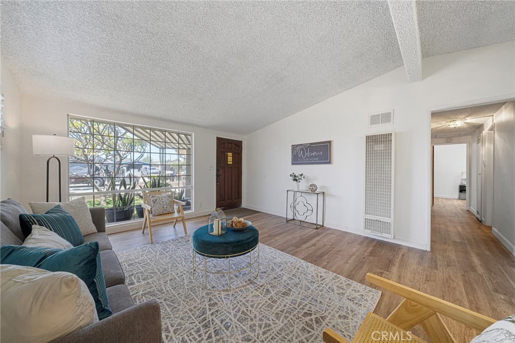 Home at 542 N Louise Avenue, Azusa — photo 10 of 12