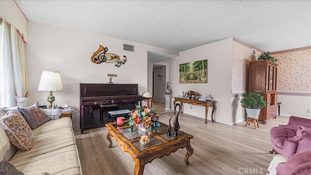 Home at 532 Chouinard Circle, Claremont — photo 5 of 12
