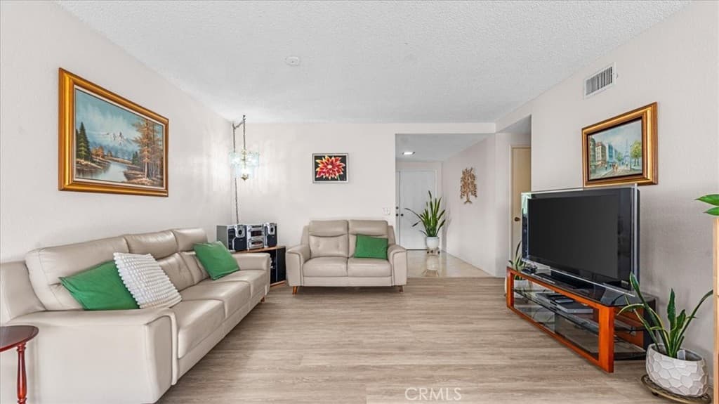 Home at 532 Chouinard Circle, Claremont — photo 6 of 12