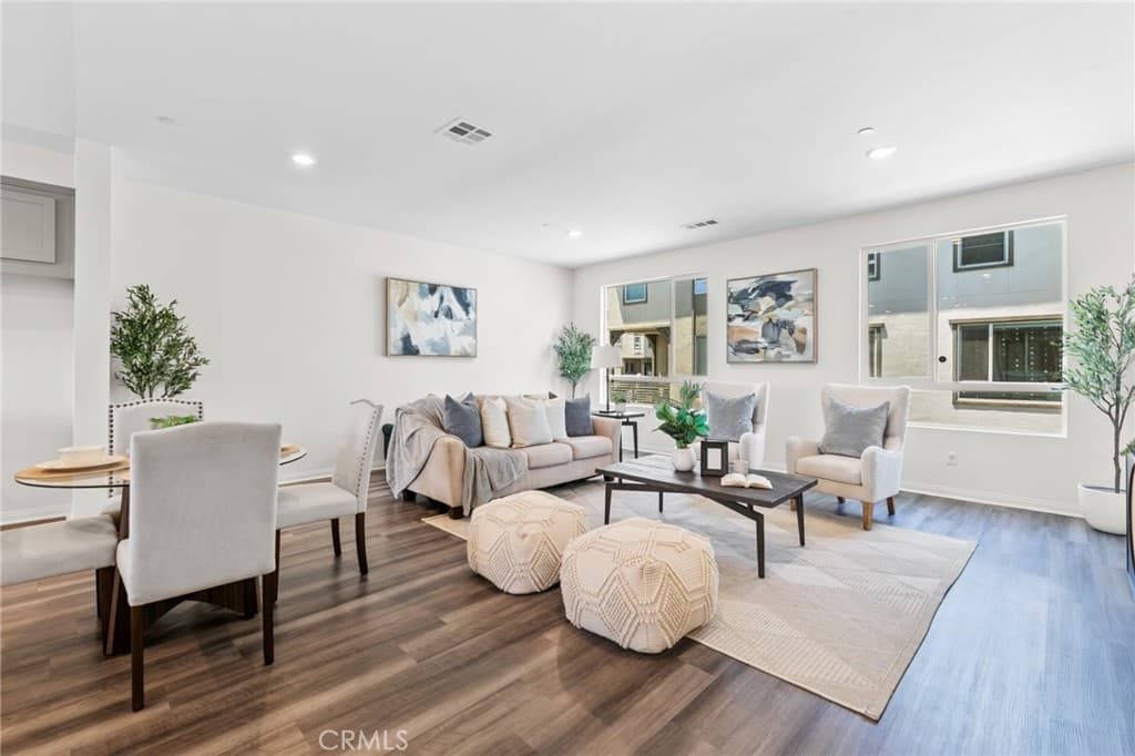 Townhouse at 172 Bahia, Covina — photo 11 of 12
