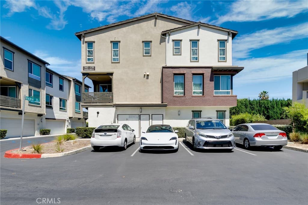 Townhouse at 172 Bahia, Covina — photo 4 of 12