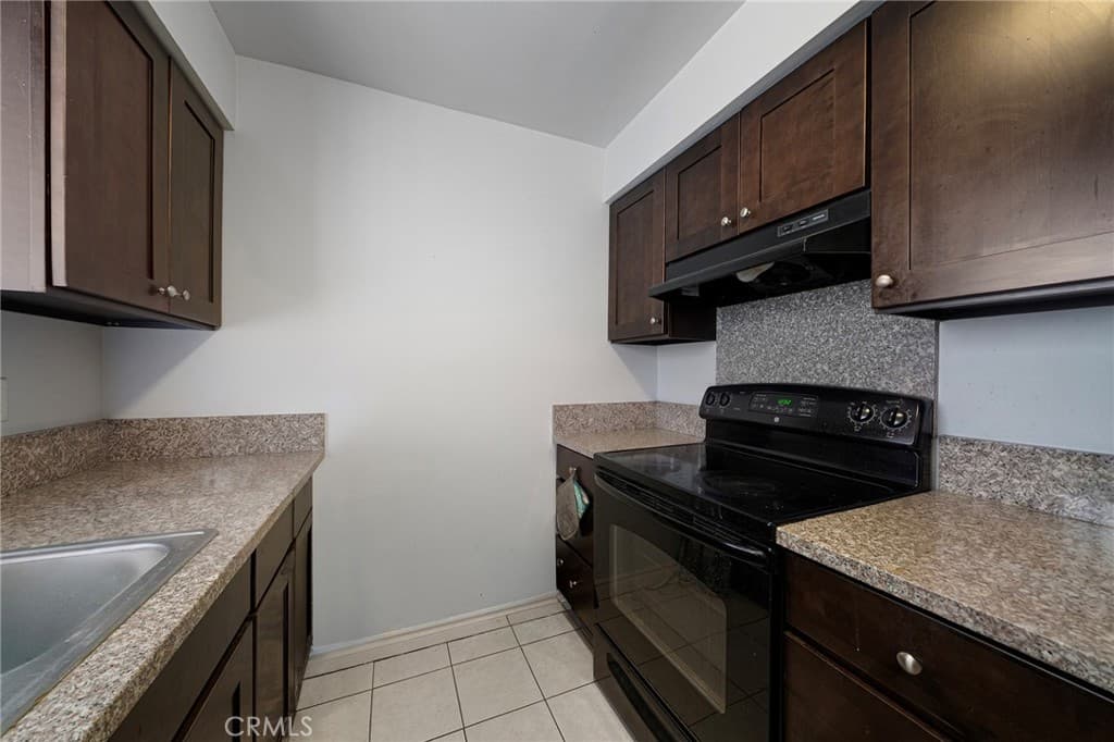 Condo at 2025 Las Vegas Avenue 3, Pomona — photo 12 of 12