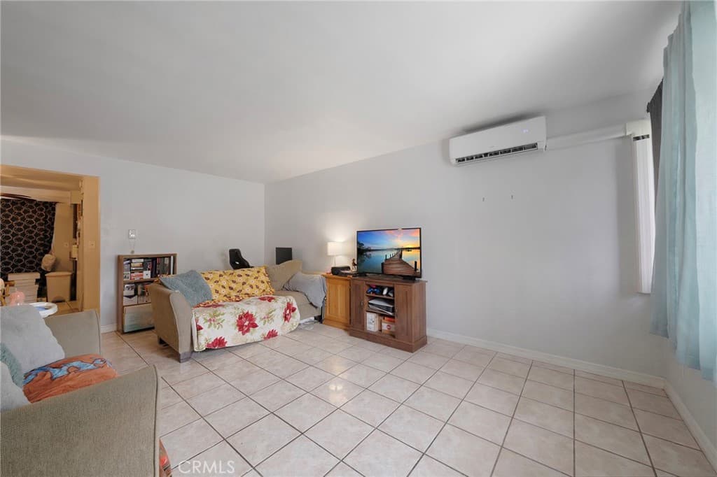 Condo at 2025 Las Vegas Avenue 3, Pomona — photo 5 of 12