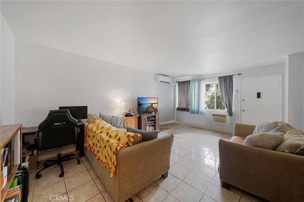 Condo at 2025 Las Vegas Avenue 3, Pomona — photo 7 of 12