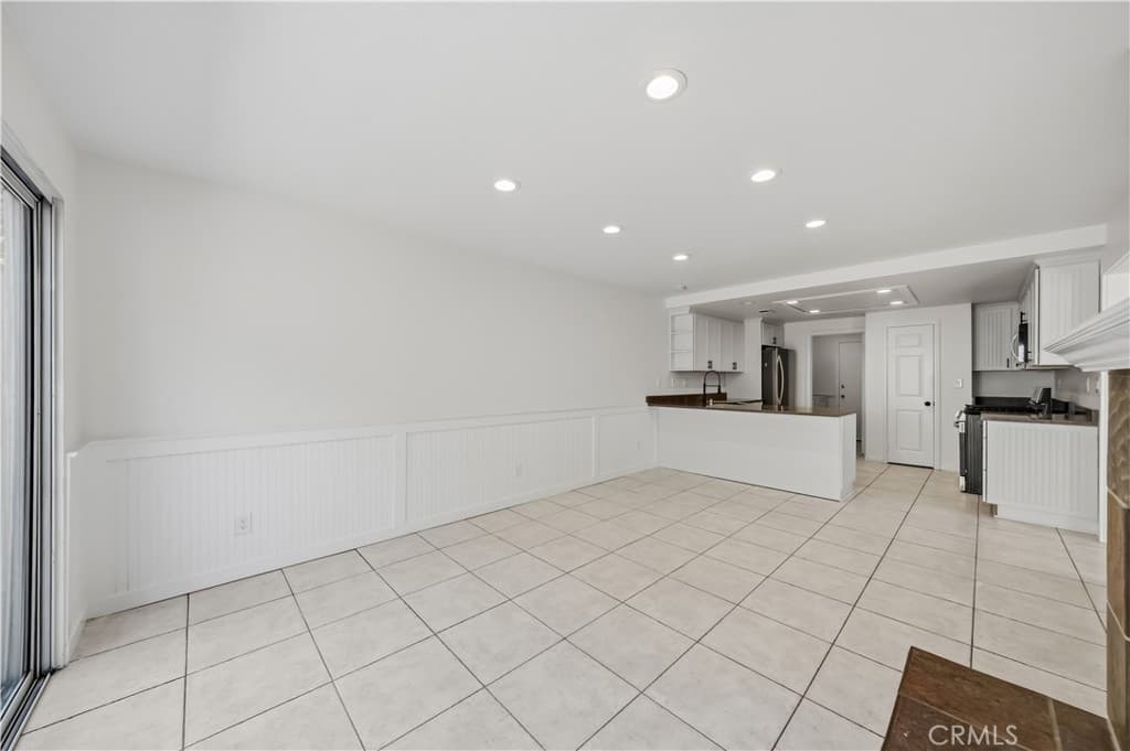 Townhouse at 998 Lotus Circle, San Dimas — photo 11 of 12