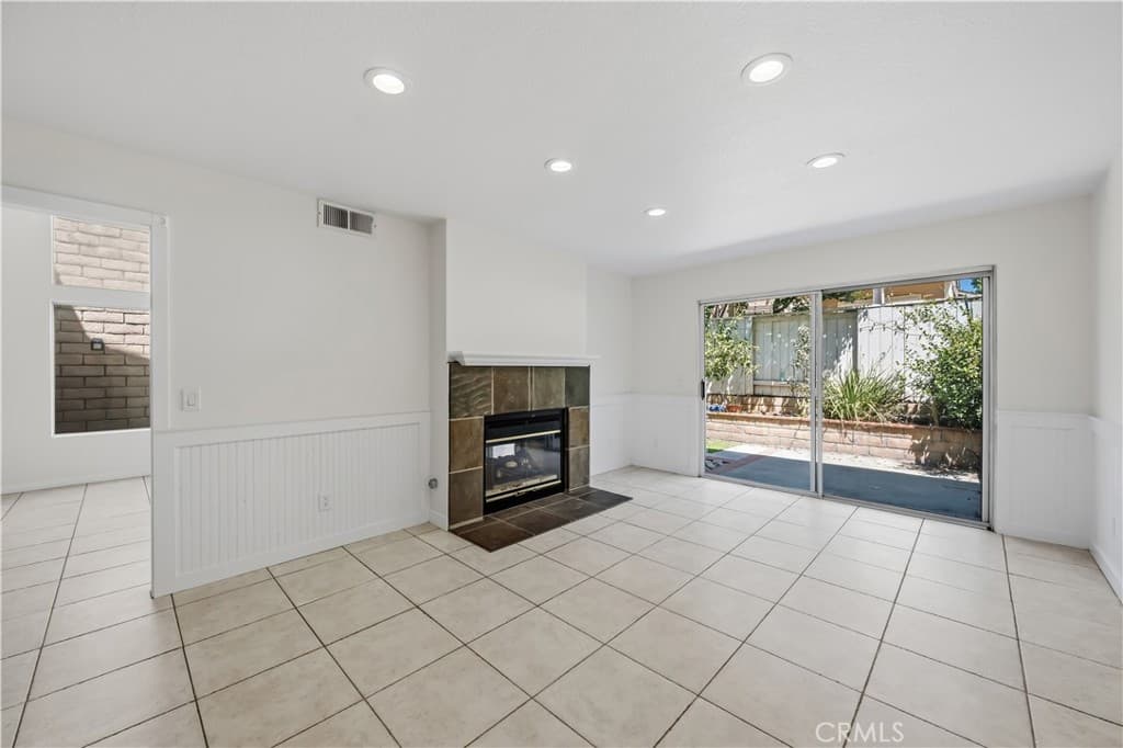 Townhouse at 998 Lotus Circle, San Dimas — photo 12 of 12