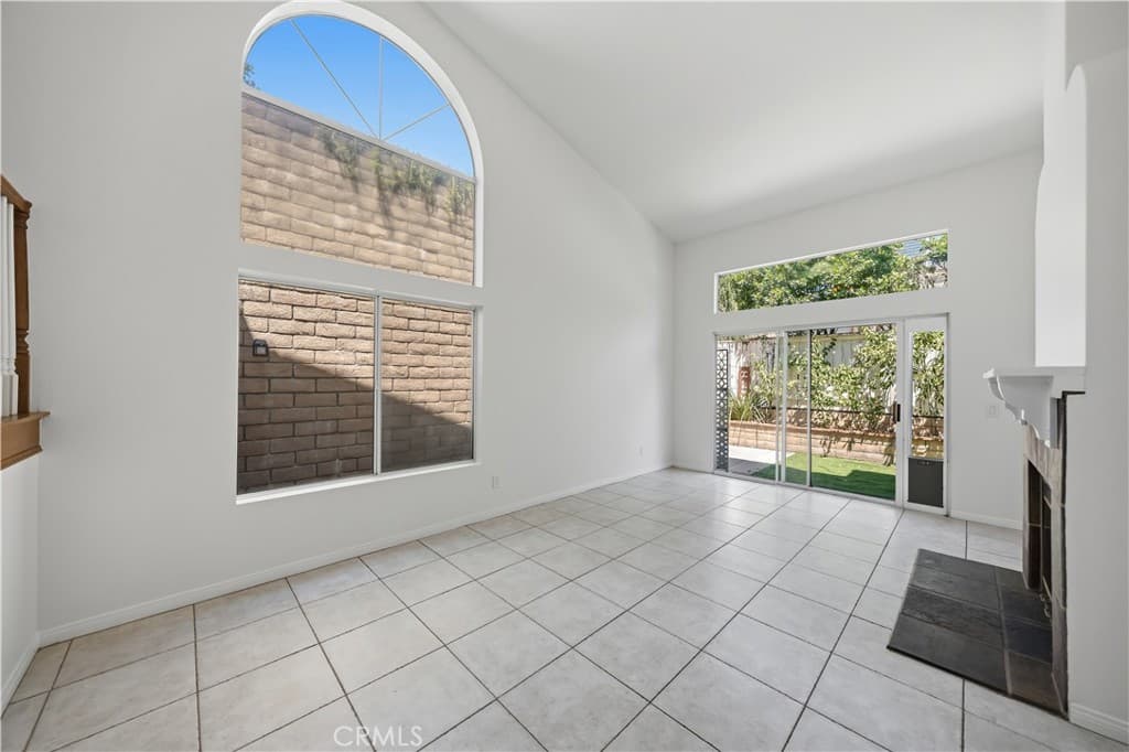 Townhouse at 998 Lotus Circle, San Dimas — photo 4 of 12
