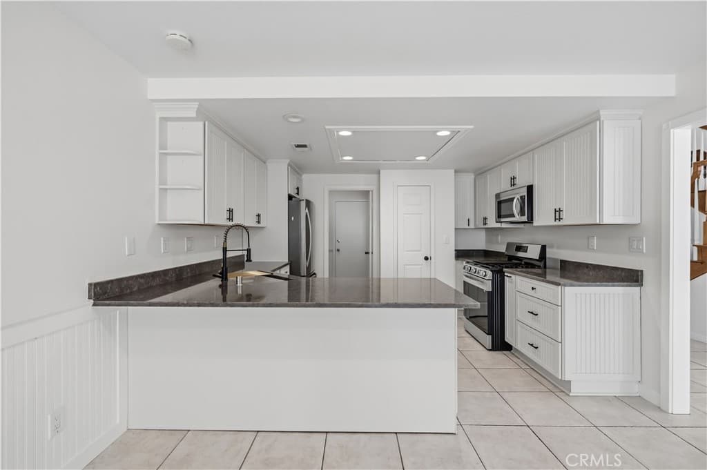Townhouse at 998 Lotus Circle, San Dimas — photo 7 of 12
