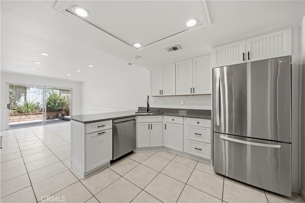 Townhouse at 998 Lotus Circle, San Dimas — photo 9 of 12