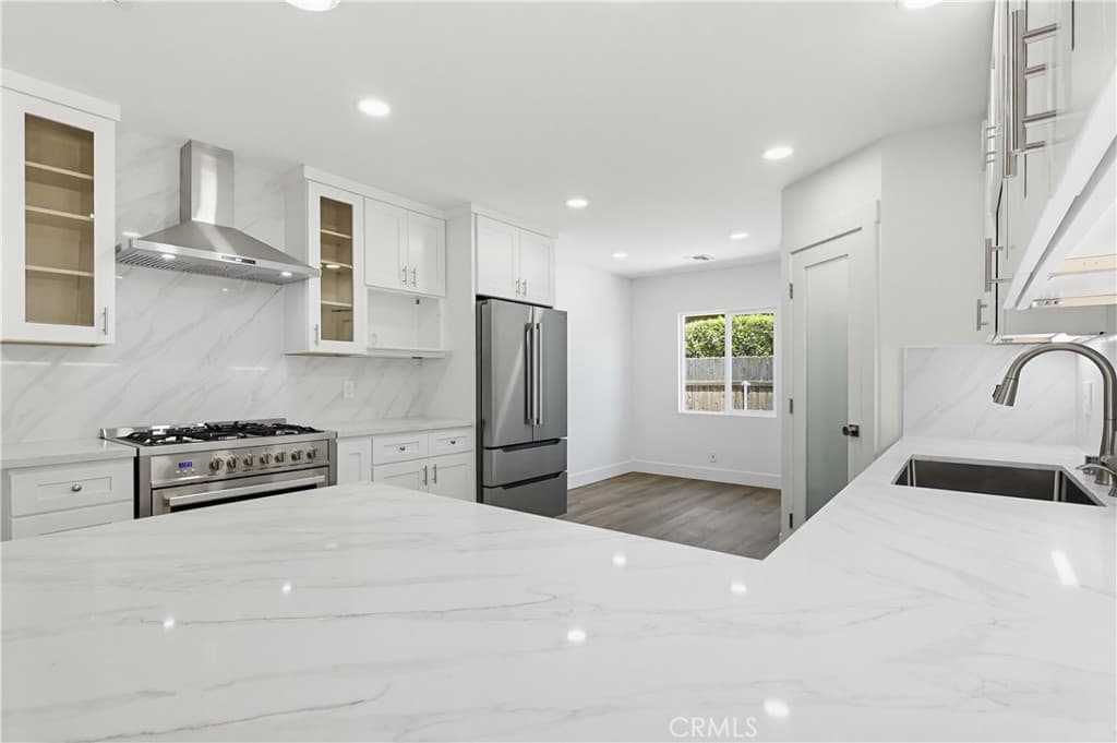 Home at 1532 E Old Badillo, Covina — photo 7 of 12