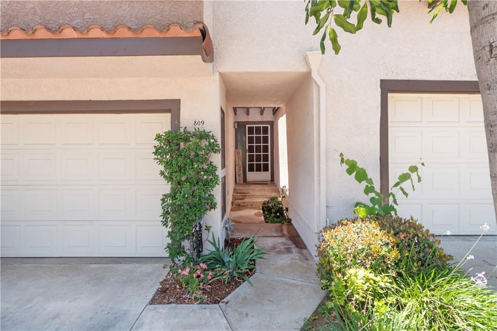 Townhouse at 809 Tiverton Court, San Dimas — photo 4 of 12