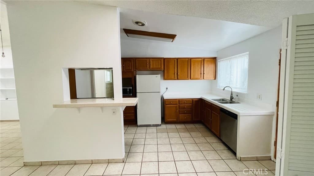 Home at 14002 Barrydale, La Puente — photo 6 of 11