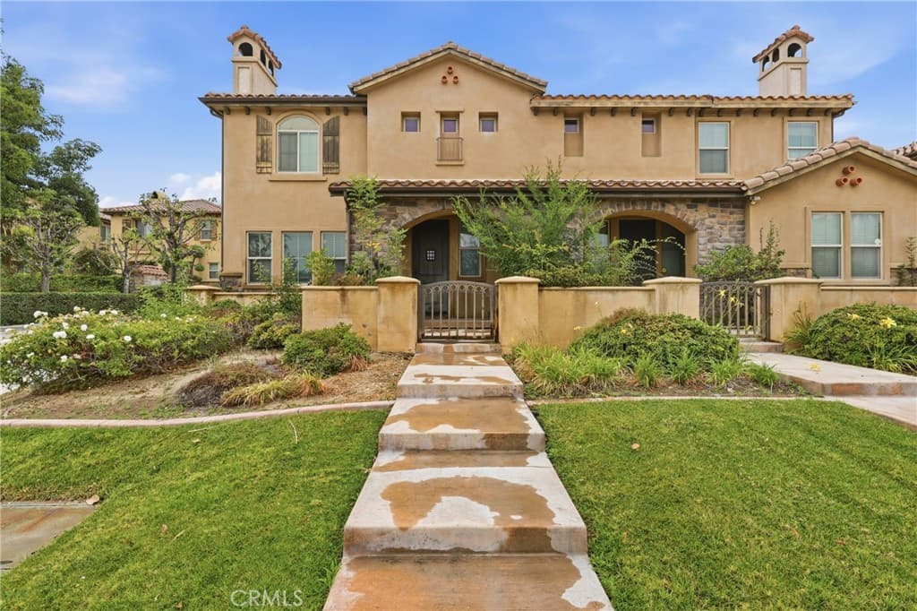 Home at 1603 Huntington Dr., Duarte — photo 3 of 12
