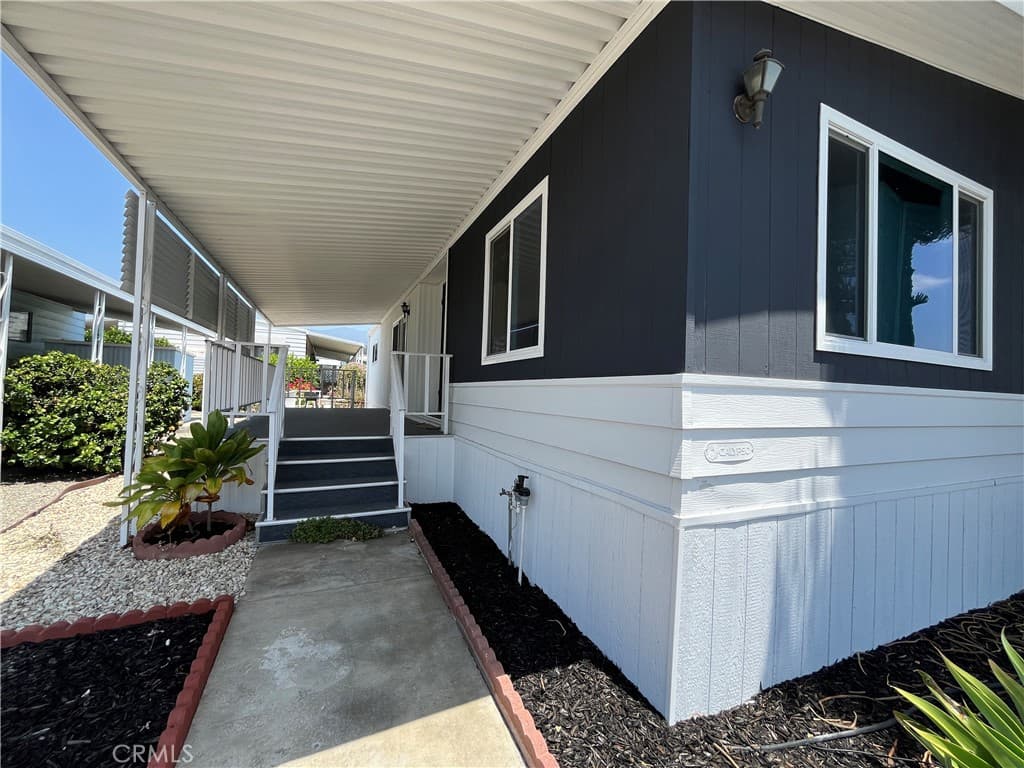 Home at 3945 Bradford 49, La Verne — photo 2 of 12