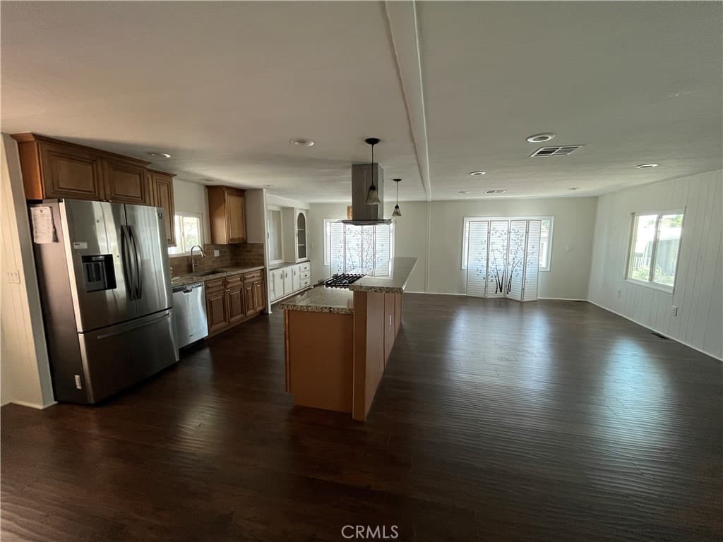 Home at 3945 Bradford 49, La Verne — photo 11 of 12