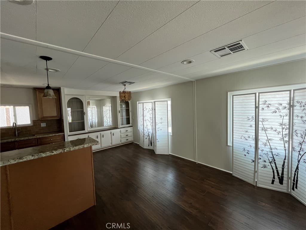 Home at 3945 Bradford 49, La Verne — photo 5 of 12