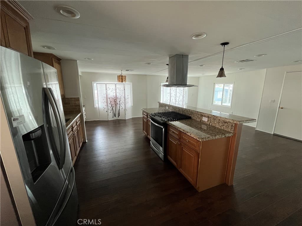 Home at 3945 Bradford 49, La Verne — photo 6 of 12