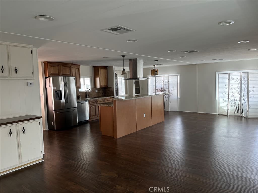 Home at 3945 Bradford 49, La Verne — photo 8 of 12