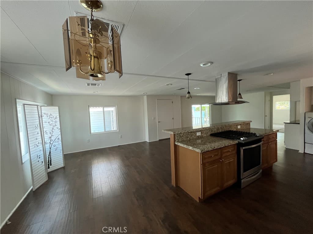 Home at 3945 Bradford 49, La Verne — photo 9 of 12