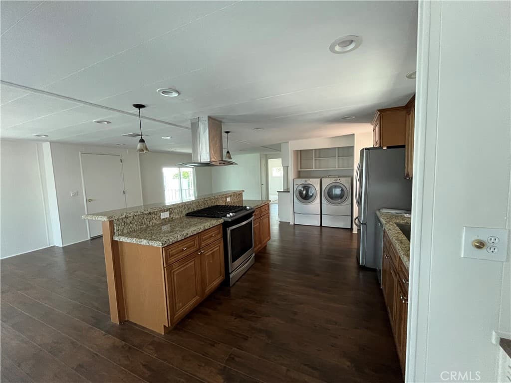 Home at 3945 Bradford 49, La Verne — photo 10 of 12