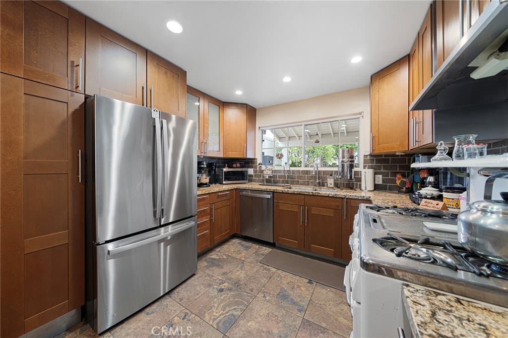 Home at 1860 Fernridge, San Dimas — photo 8 of 12