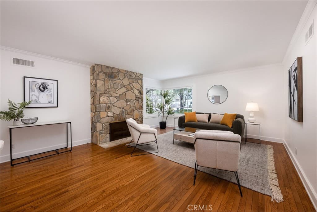 Home at 1060 W Leadora Avenue, Glendora — photo 4 of 12