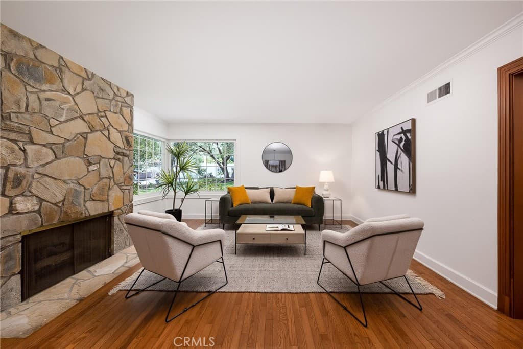 Home at 1060 W Leadora Avenue, Glendora — photo 5 of 12