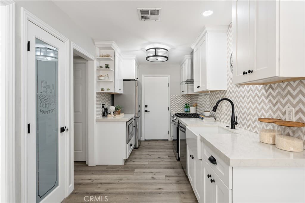 Townhouse at 106 Tanglewood Street, La Puente — photo 4 of 12