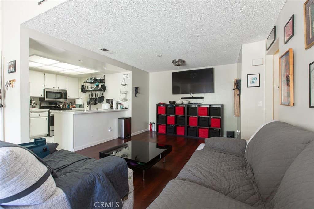 Condo at 528 Derby, San Dimas — photo 4 of 12