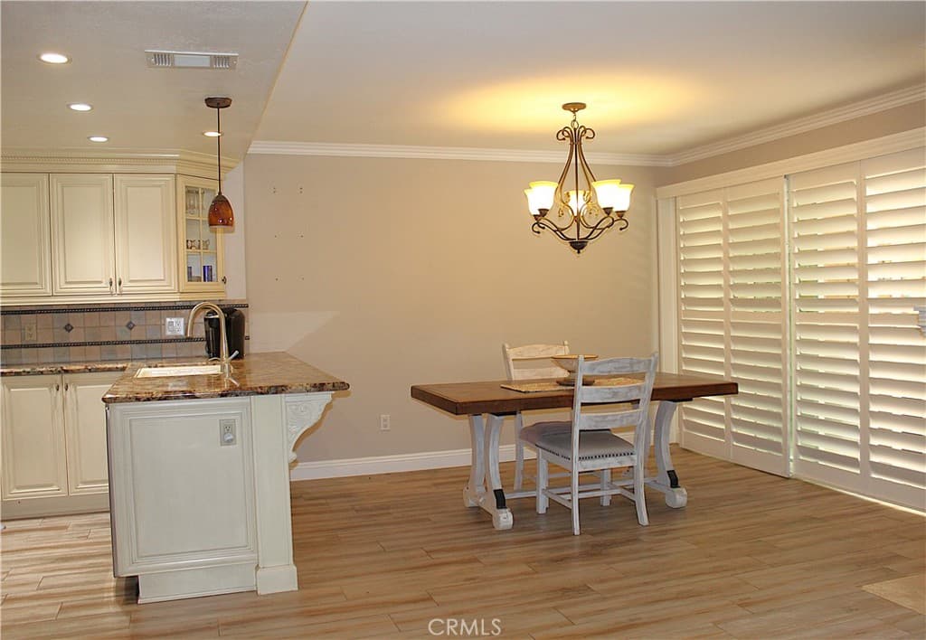 Townhouse at 457 Shadyglen, San Dimas — photo 6 of 12