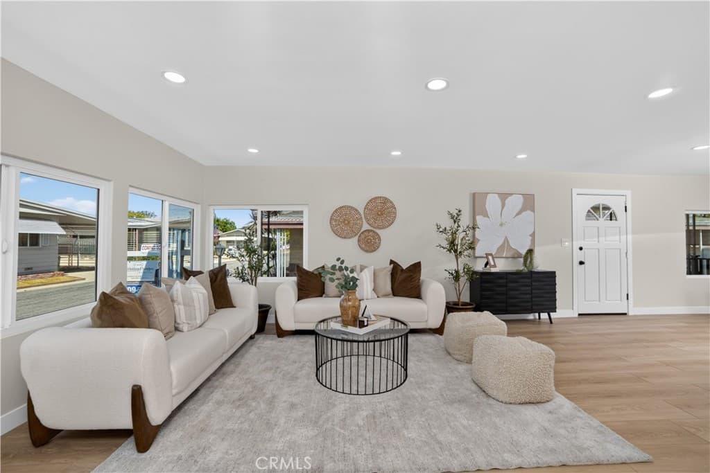 Home at 3945 Bradford 16, La Verne — photo 11 of 12