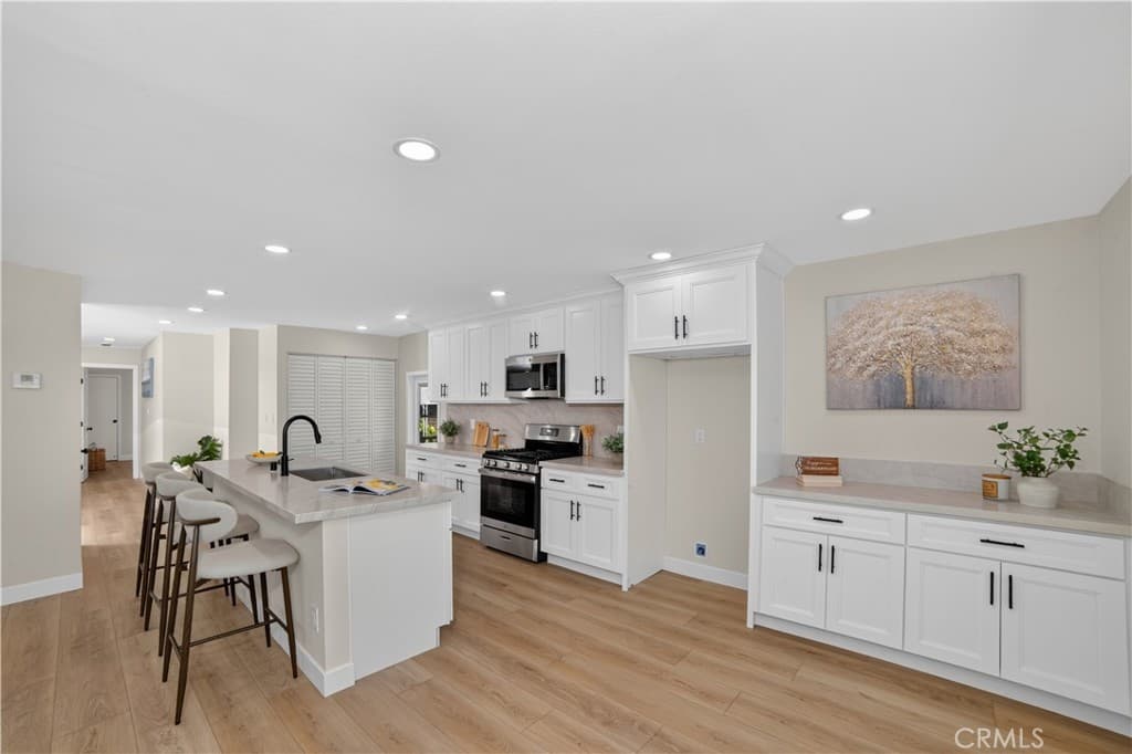 Home at 3945 Bradford 16, La Verne — photo 12 of 12