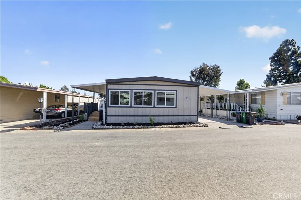 Home at 3945 Bradford 16, La Verne — photo 3 of 12