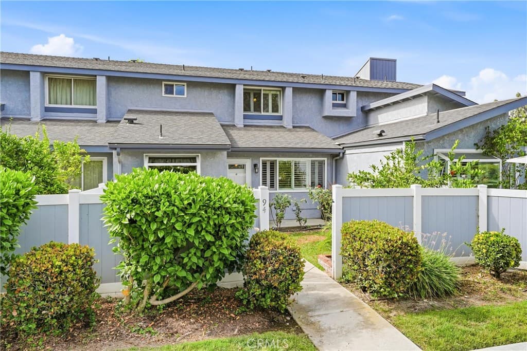 Townhouse at 900 W Sierra Madre 94, Azusa — photo 3 of 12