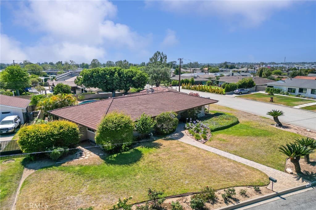 Home at 409 S La Serena, West Covina — photo 6 of 12