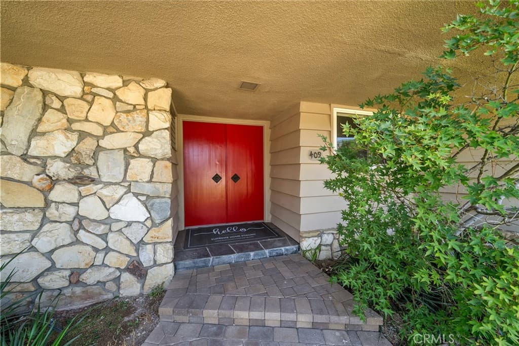 Home at 409 S La Serena, West Covina — photo 10 of 12