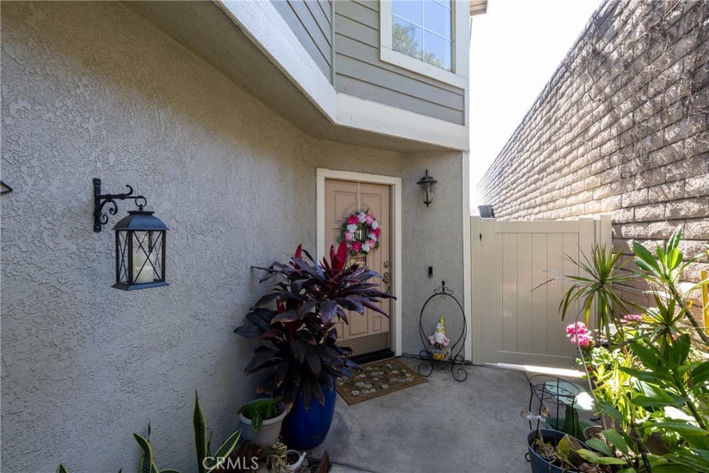 Townhouse at 997 Lotus Circle, San Dimas — photo 5 of 12