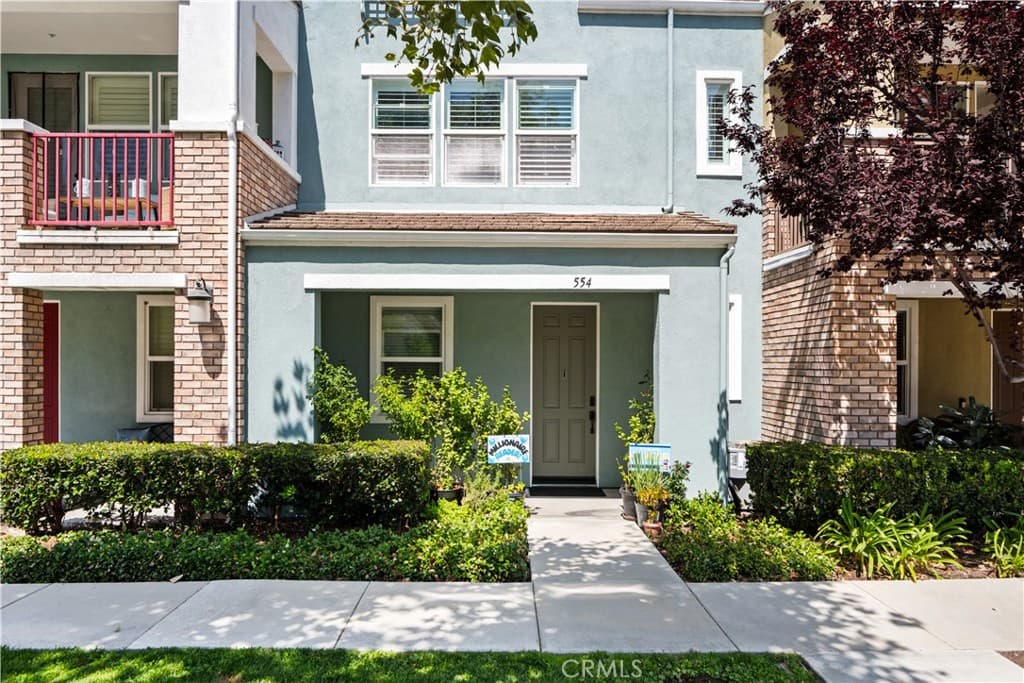 Townhouse at 554 N Cabernet, Covina — photo 2 of 12