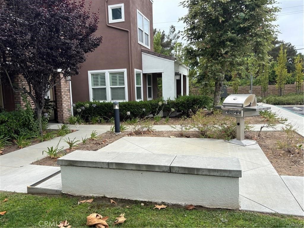 Townhouse at 554 N Cabernet, Covina — photo 5 of 12