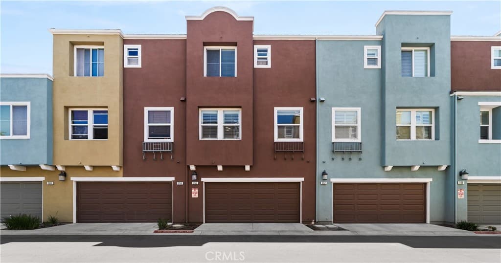 Townhouse at 554 N Cabernet, Covina — photo 6 of 12