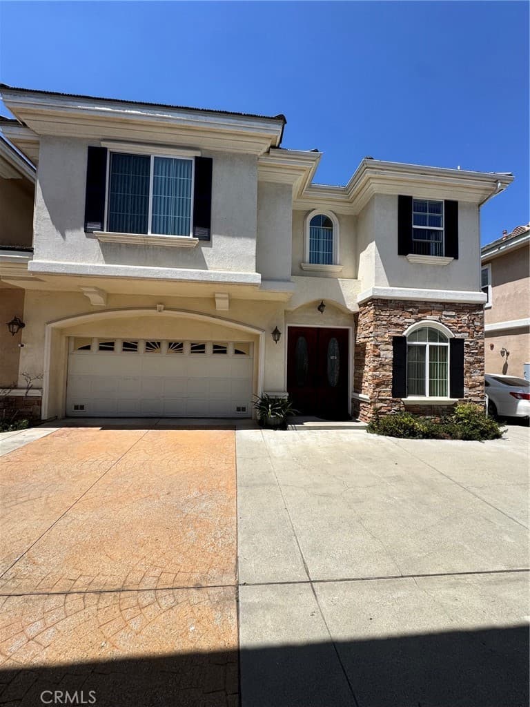 Townhouse at 127 S 3rd Avenue A, Arcadia — photo 1 of 12