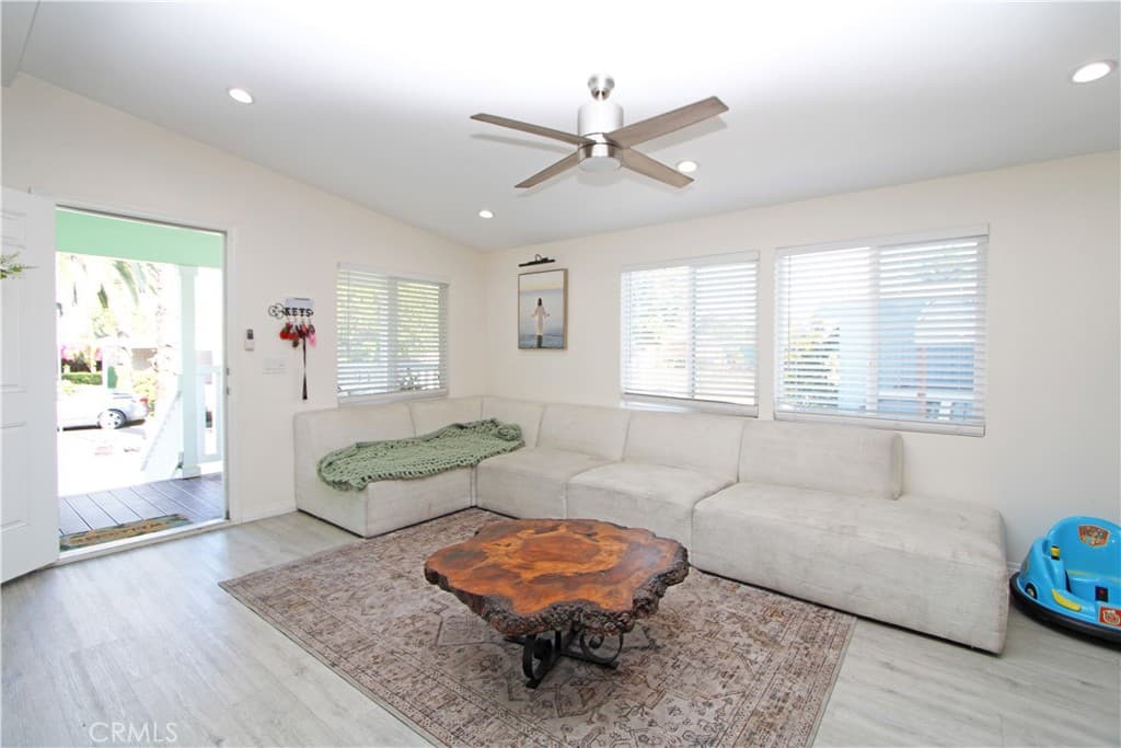Home at 1461 W Mission Boulevard 106, Pomona — photo 4 of 12