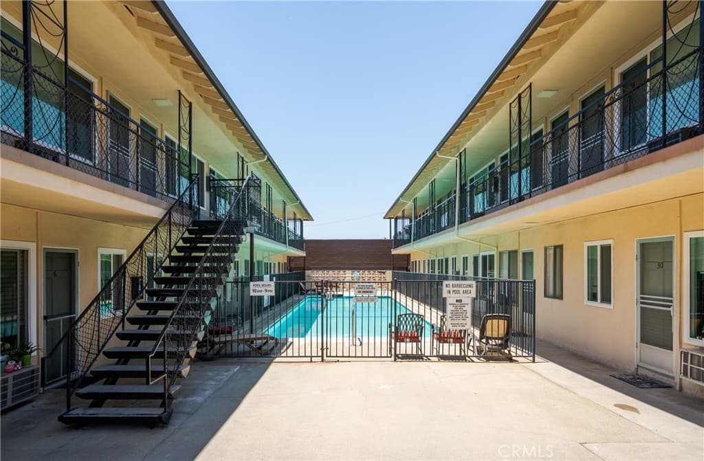 Home at 618 W Route 66, Glendora — photo 3 of 12