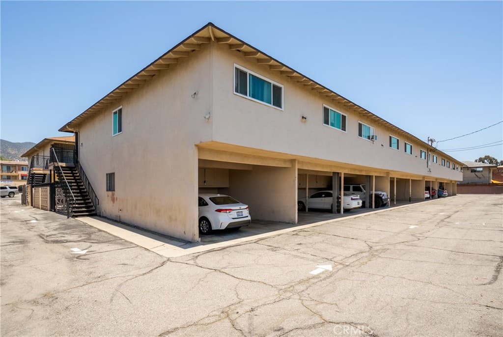 Home at 618 W Route 66, Glendora — photo 6 of 12