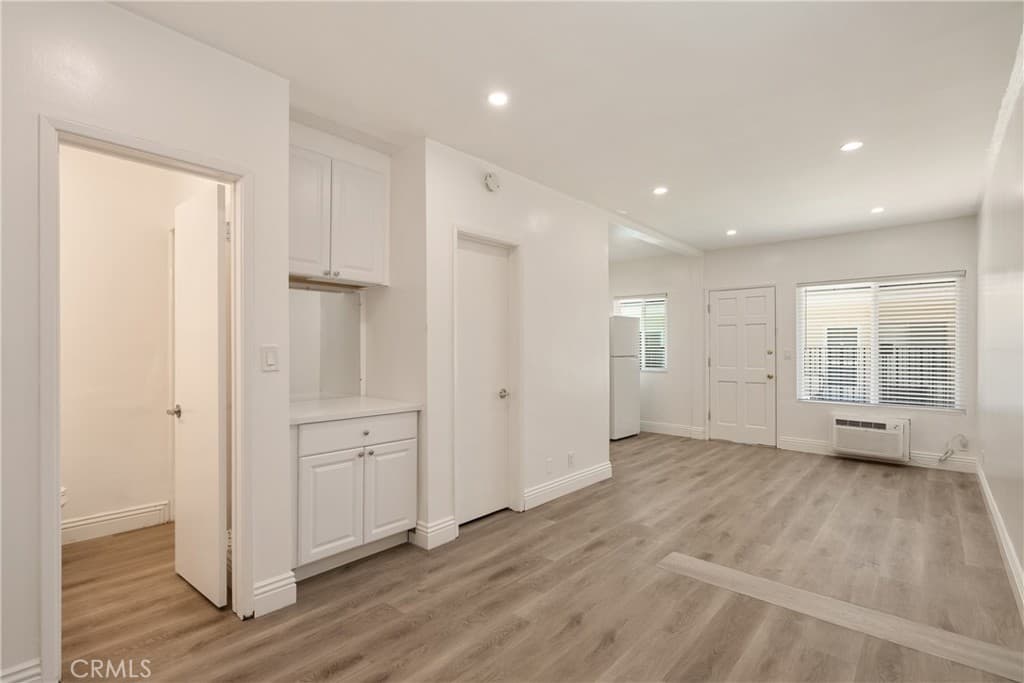 Home at 618 W Route 66, Glendora — photo 9 of 12
