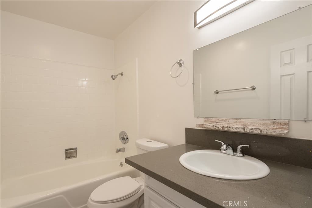 Home at 618 W Route 66, Glendora — photo 10 of 12