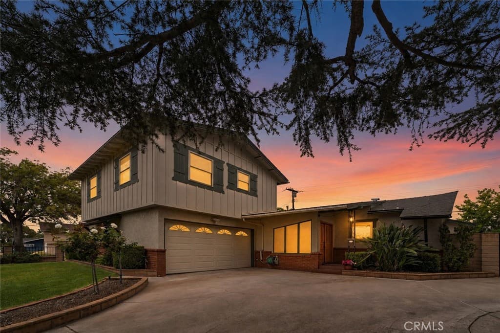 Home at 333 W Newburgh Street, Glendora — photo 1 of 12