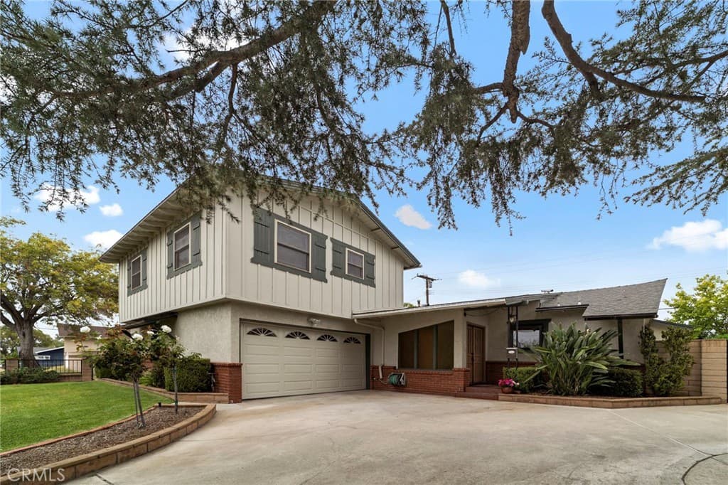Home at 333 W Newburgh Street, Glendora — photo 2 of 12