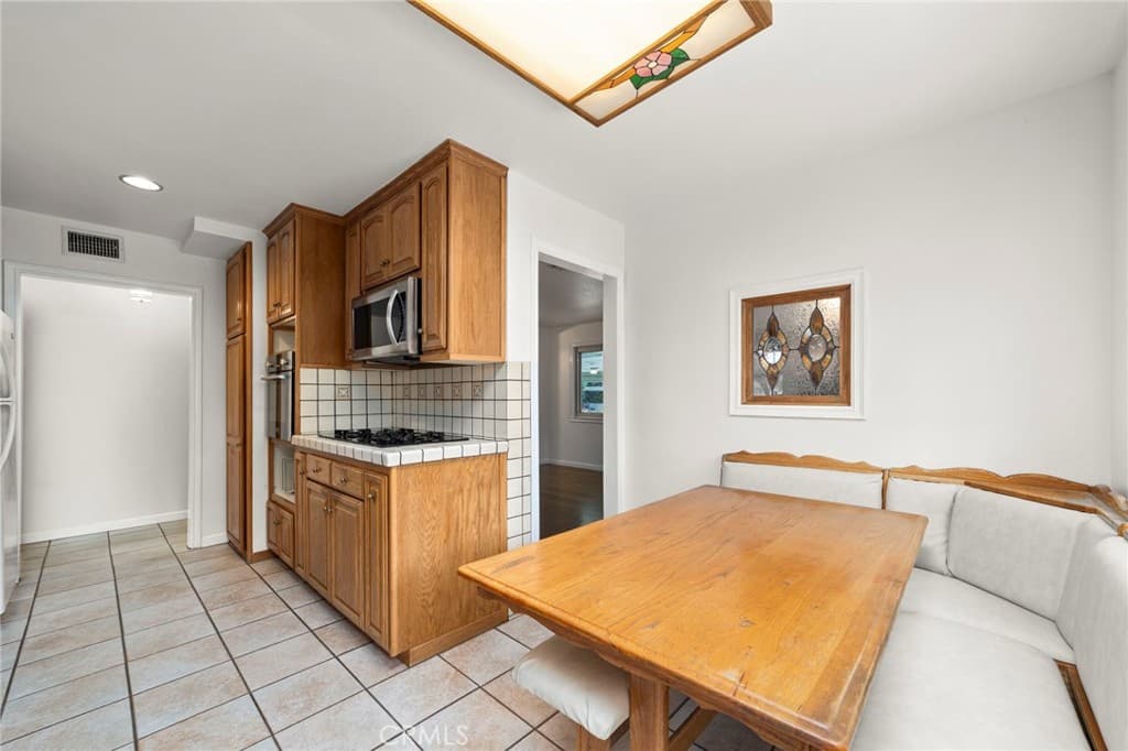 Home at 333 W Newburgh Street, Glendora — photo 11 of 12