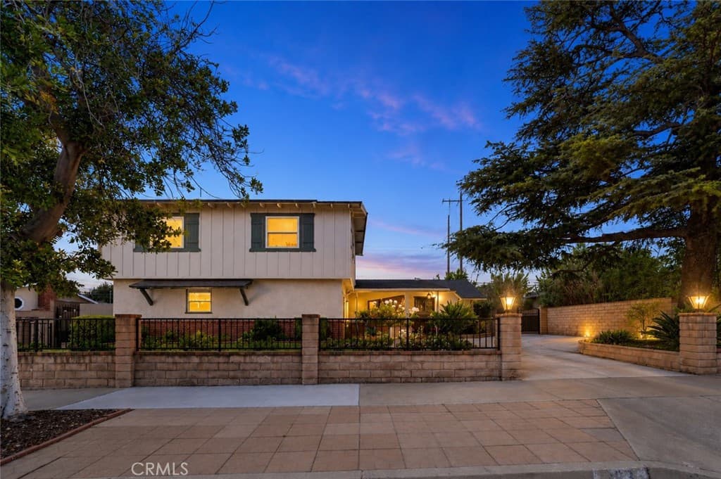 Home at 333 W Newburgh Street, Glendora — photo 3 of 12